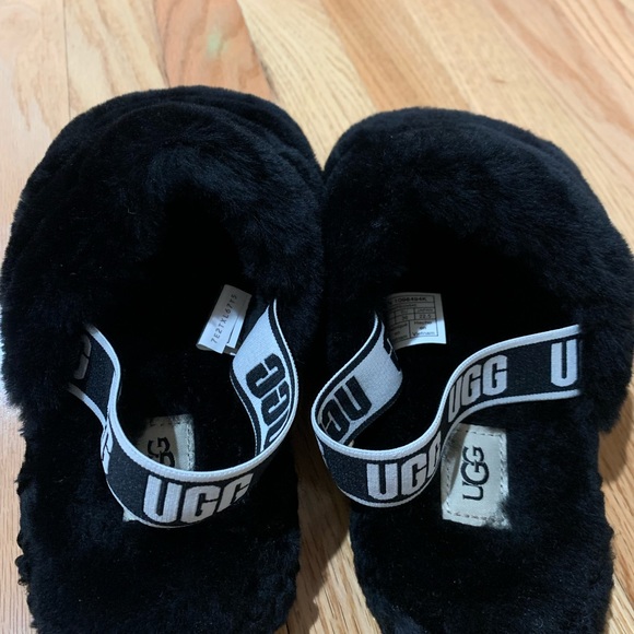 UGG Kid’s Boots & Slides Combo - Size 4 - Picture 7 of 8